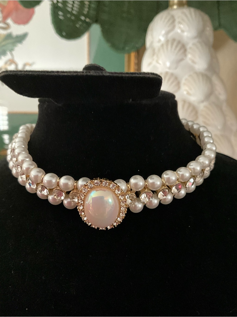 Elegant pearl choker necklace NWOT